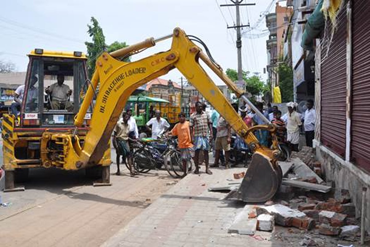 சிதம்பரம் தேரோடும் வீதிகளில் ஆக்கிரமிப்புகள் அகற்றம்!